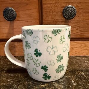 Cute Shannonbridge Ireland Shamrock Clover Mug - Green and White New